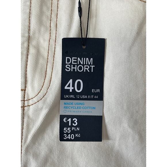 NWT Denim Co. Women's Cream and Tan Shorts Size 8 - Picture 2 of 8
